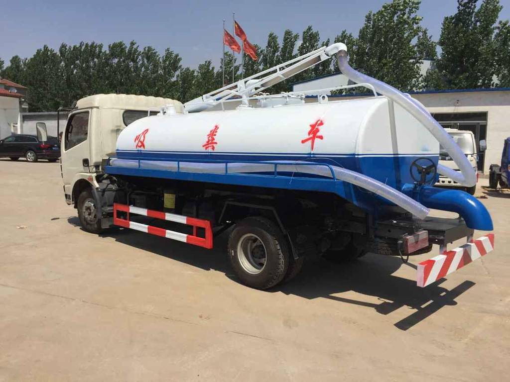 孝義藍(lán)牌吸糞車價(jià)格如何？看準(zhǔn)這些優(yōu)勢(shì)讓環(huán)衛(wèi)作業(yè)“凈”善“金”美